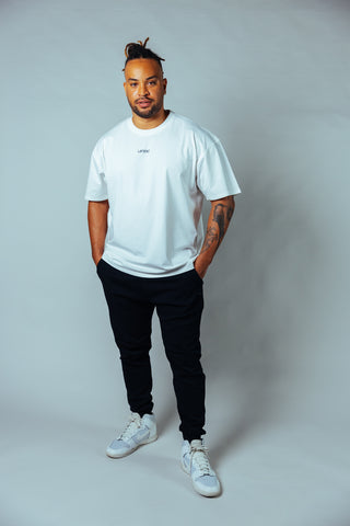 High-quality fabric made from 95% cotton and 5% elastane, which ensures a soft feel, optimum freedom of movement and long-lasting shape retention.