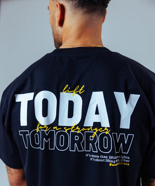 The soft, breathable three-fabric blend of cotton, polyester and spandex ensures an ultra-comfortable feel - during training and in everyday life.